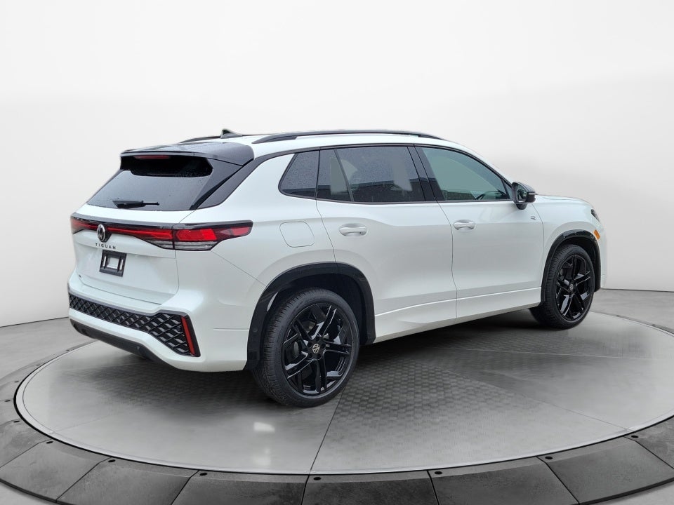 2026 Volkswagen Tiguan SE R-Line Black