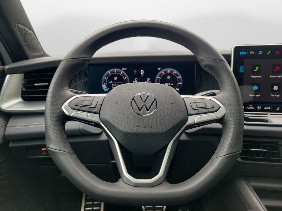 2026 Volkswagen Tiguan SE R-Line Black