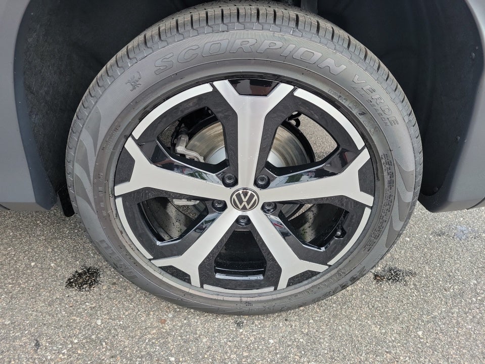 2025 Volkswagen Tiguan 2.0T SE