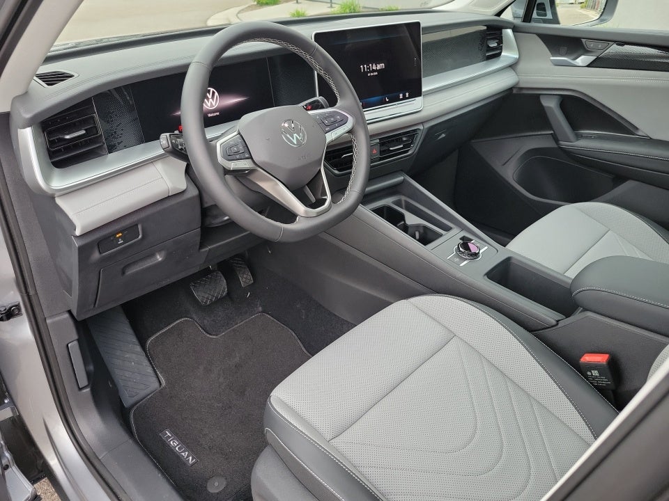 2025 Volkswagen Tiguan 2.0T SE