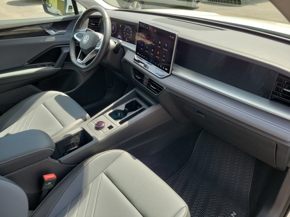 2025 Volkswagen Tiguan 2.0T SE