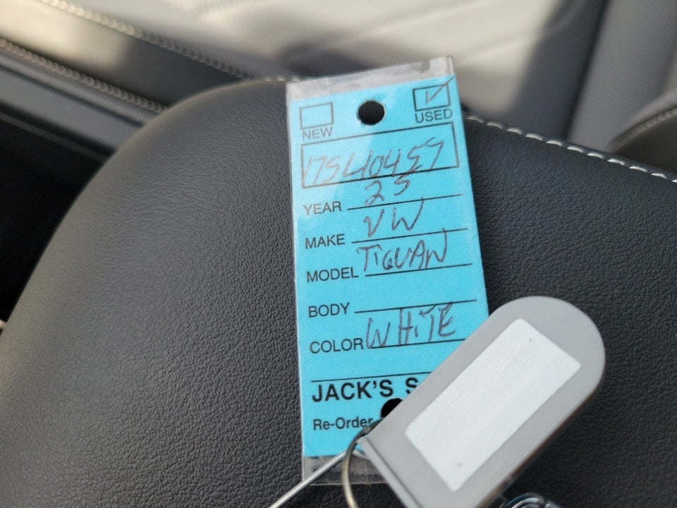 2025 Volkswagen Tiguan 2.0T SE