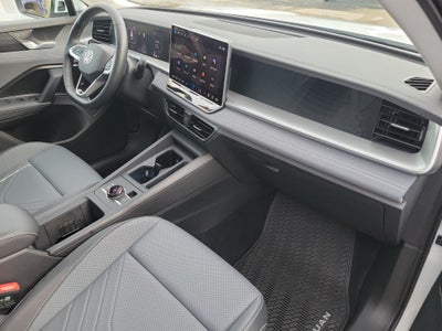 2025 Volkswagen Tiguan 2.0T SE