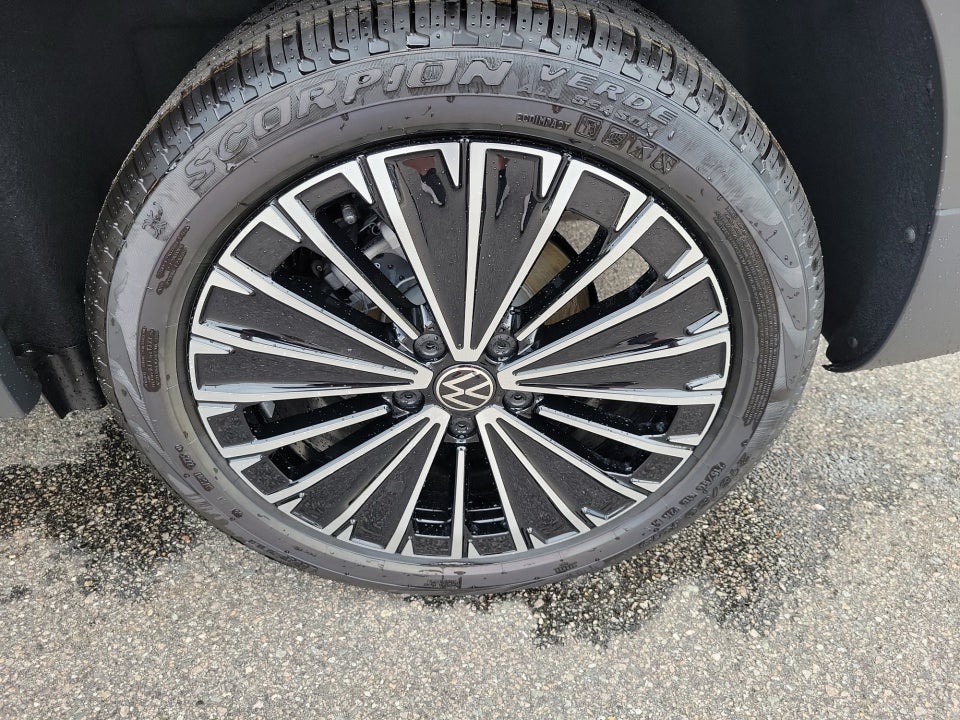 2025 Volkswagen Taos 1.5T SE