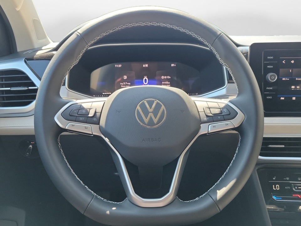 2027 Volkswagen Taos SE