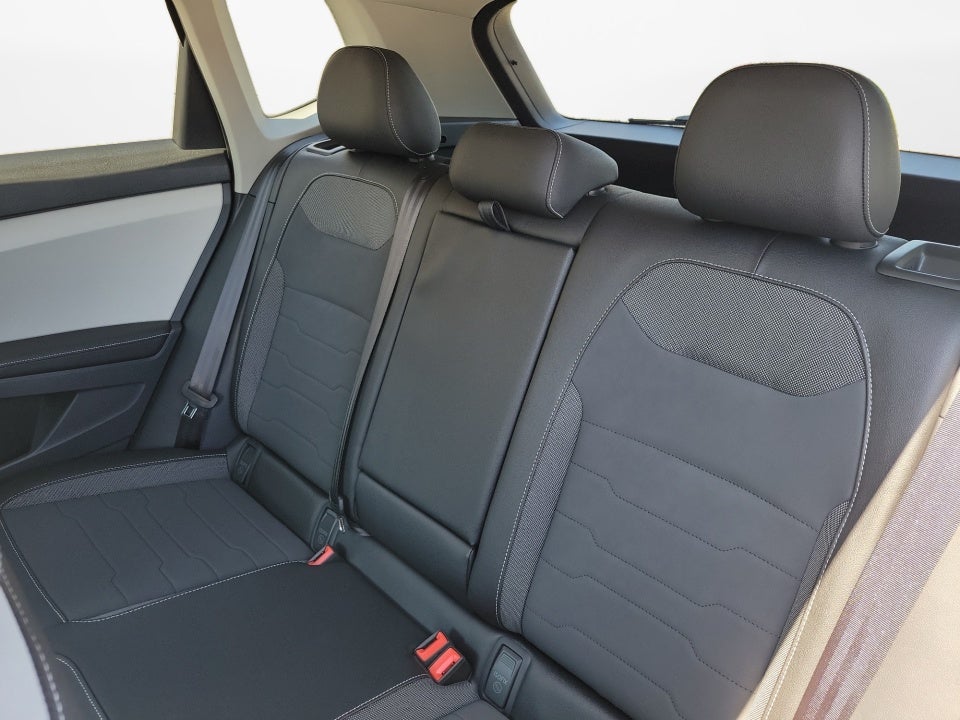 2027 Volkswagen Taos SE