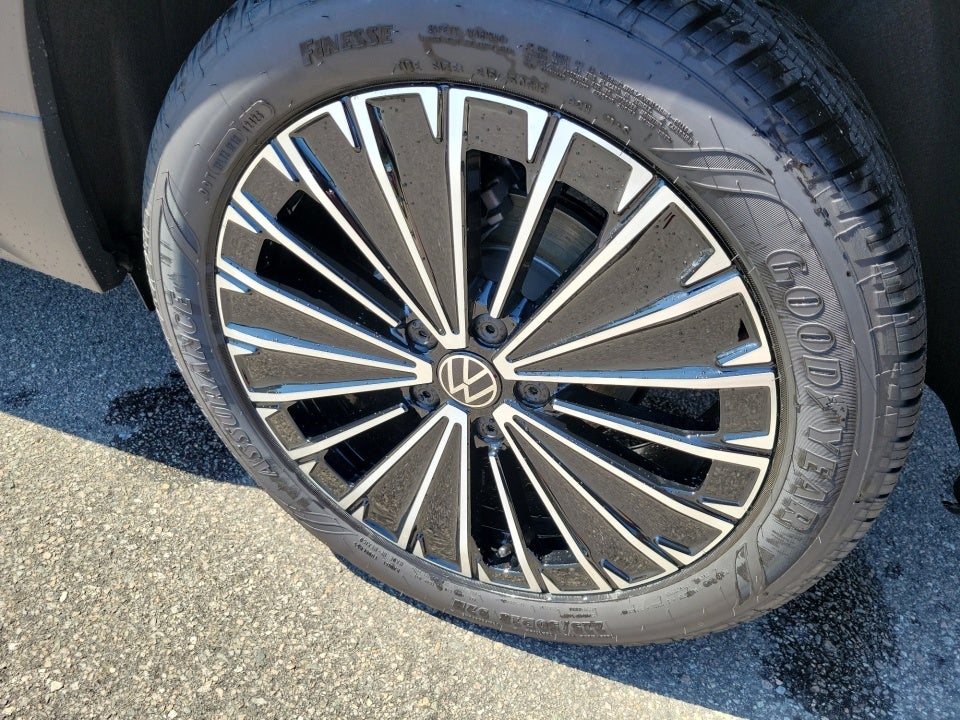 2027 Volkswagen Taos SE