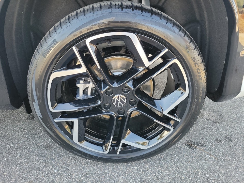 2026 Volkswagen Tiguan SEL R-Line Turbo