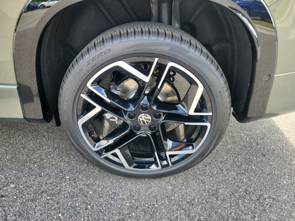 2026 Volkswagen Tiguan SEL R-Line Turbo