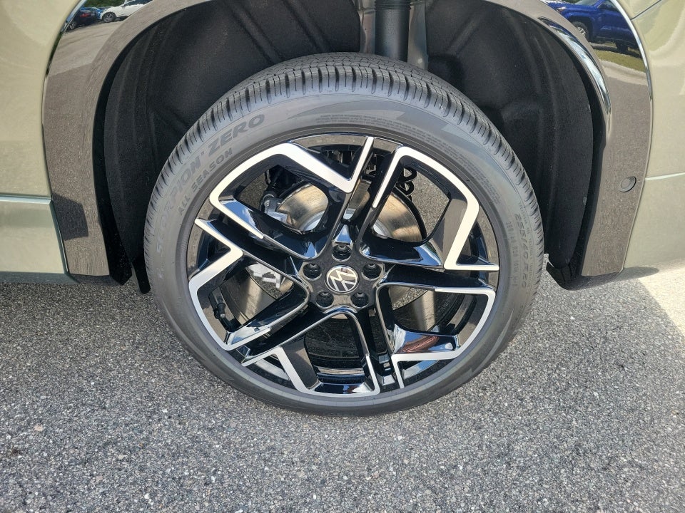 2026 Volkswagen Tiguan SEL R-Line Turbo