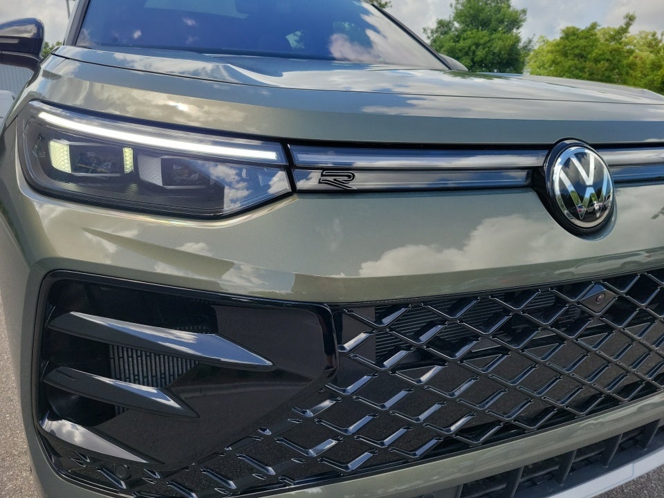 2026 Volkswagen Tiguan SEL R-Line Turbo