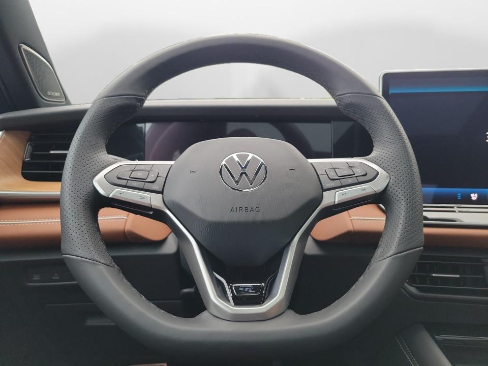 2026 Volkswagen Tiguan SEL R-Line Turbo