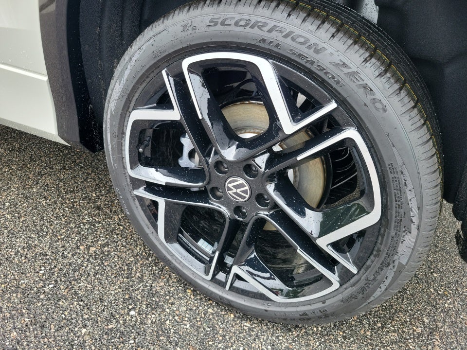 2026 Volkswagen Tiguan SEL R-Line Turbo