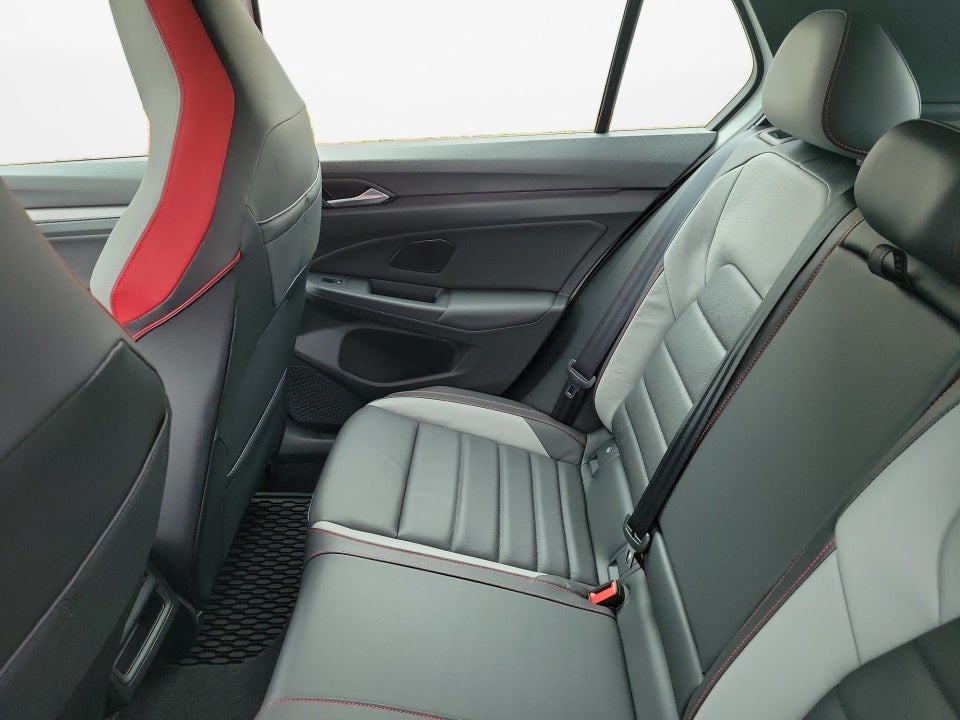 2026 Volkswagen Golf GTI SE