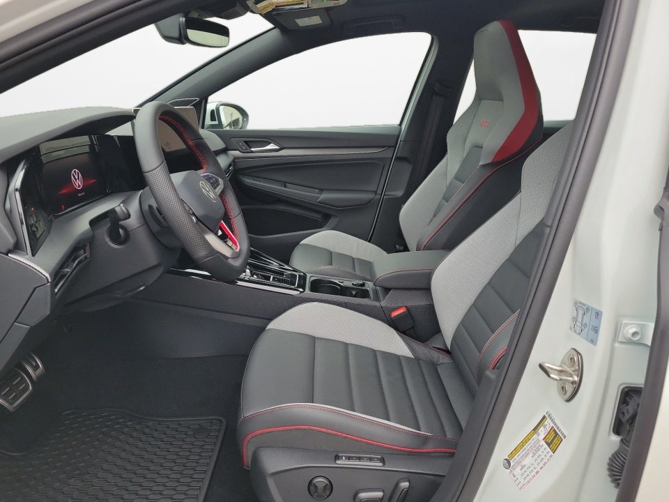 2026 Volkswagen Golf GTI SE