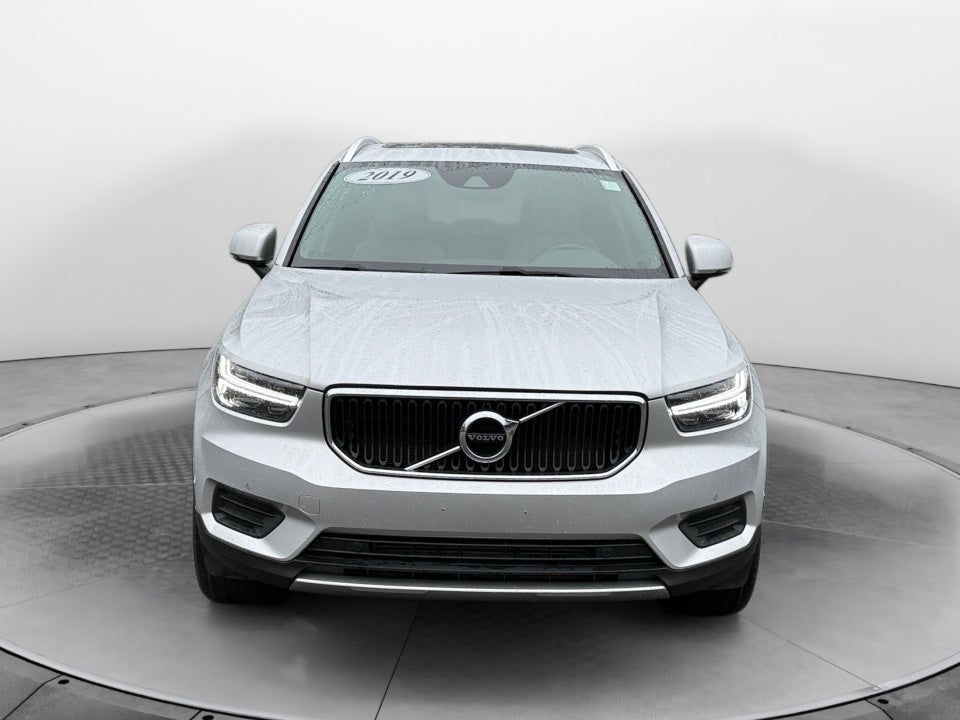 2019 Volvo XC40 T5 Momentum