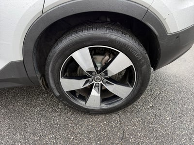 2019 Volvo XC40 T5 Momentum