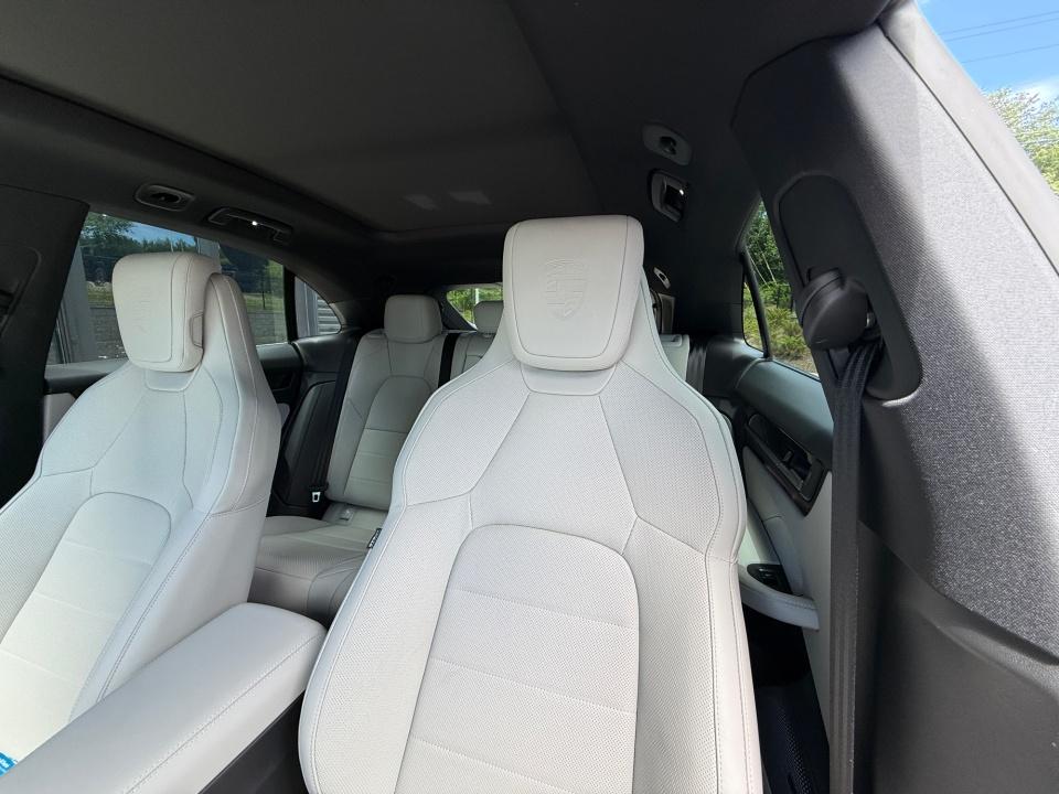 2025 Porsche Macan Electric 4S