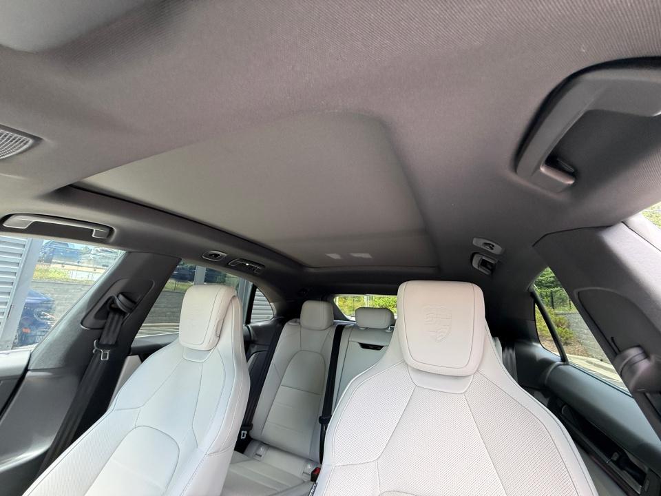 2025 Porsche Macan Electric 4S