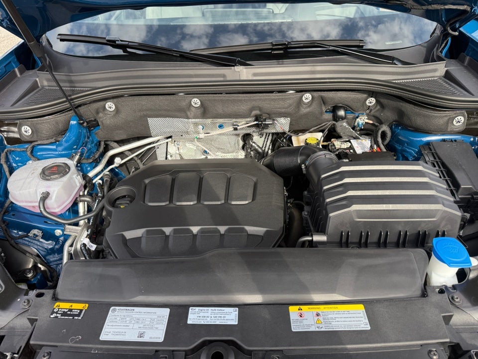 2026 Volkswagen Atlas Cross Sport SEL R-Line Black