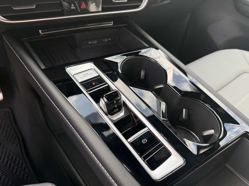 2026 Volkswagen Atlas Cross Sport SEL R-Line Black