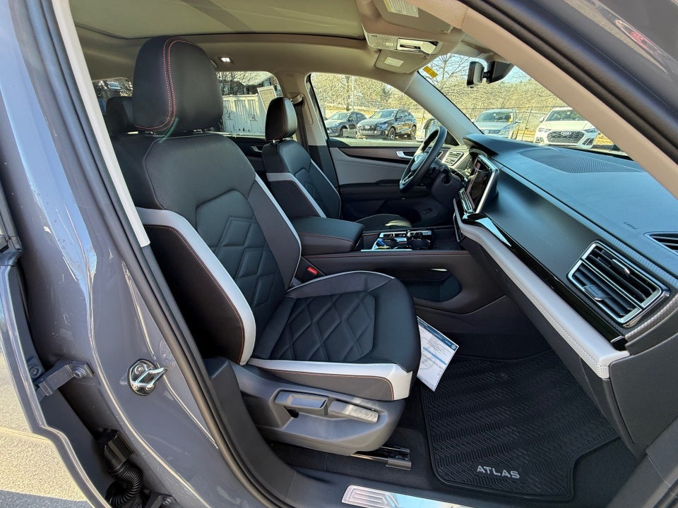 2026 Volkswagen Atlas Peak Edition
