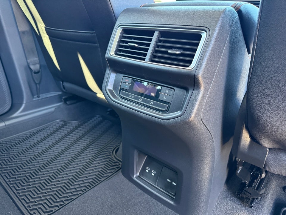 2026 Volkswagen Atlas Peak Edition