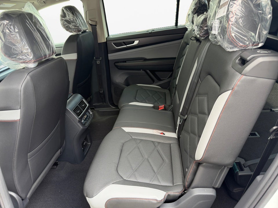 2026 Volkswagen Atlas Peak Edition