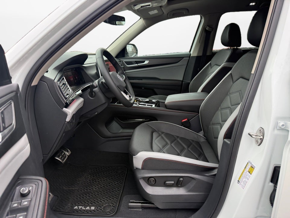 2026 Volkswagen Atlas Peak Edition