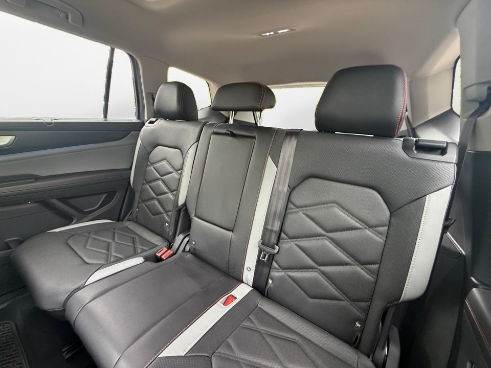 2026 Volkswagen Atlas Peak Edition