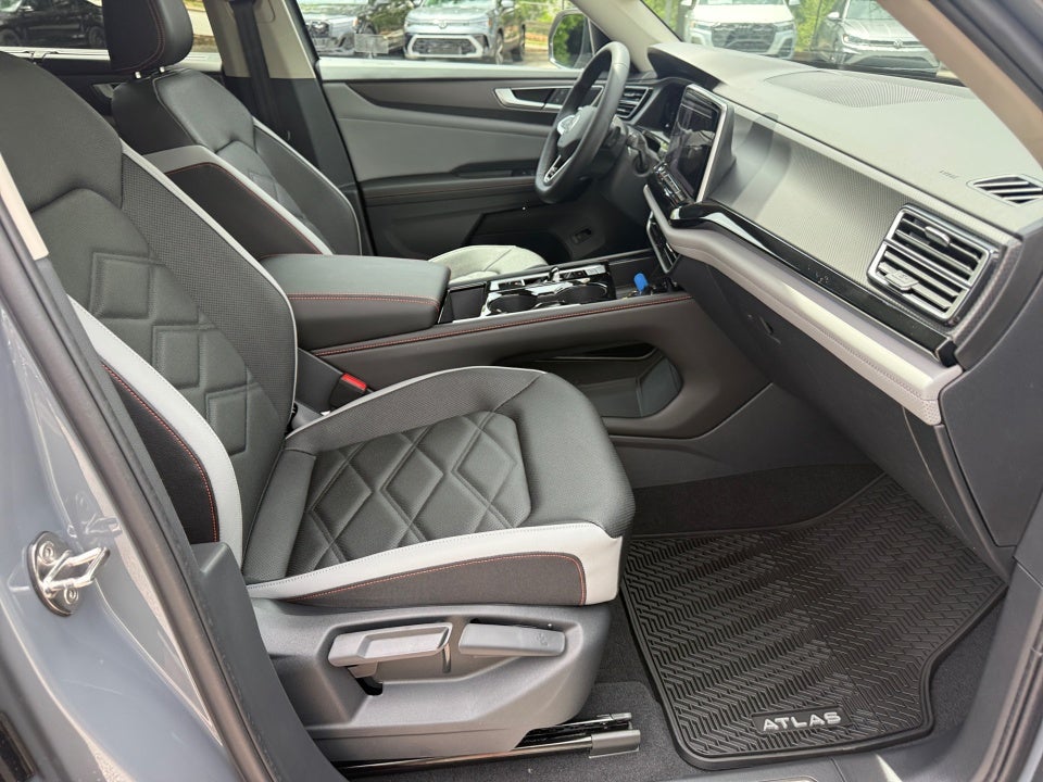 2026 Volkswagen Atlas Peak Edition