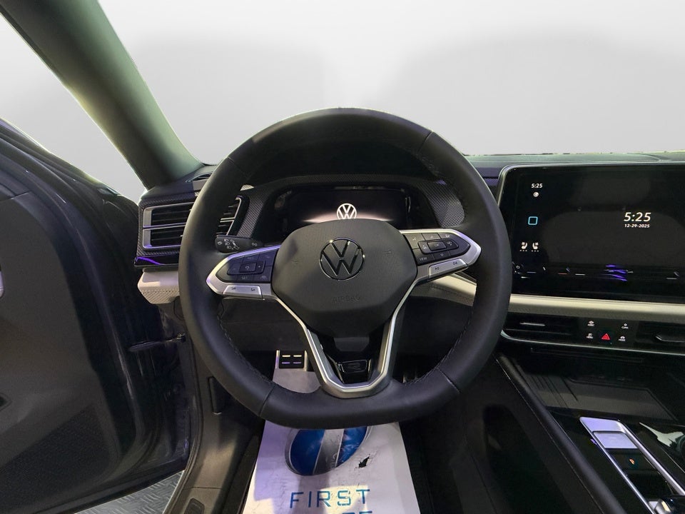 2026 Volkswagen Atlas Cross Sport SEL Premium R-Line