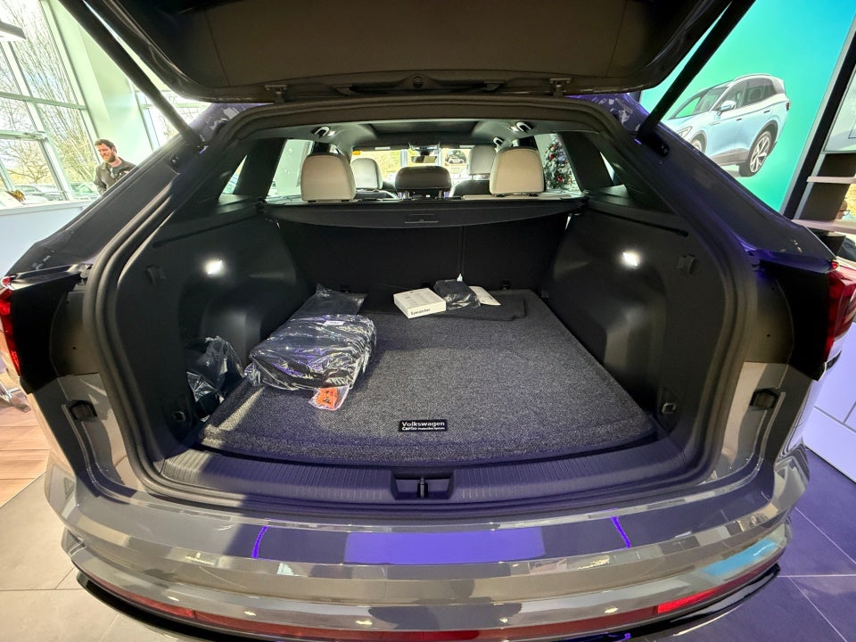 2026 Volkswagen Atlas Cross Sport SEL Premium R-Line