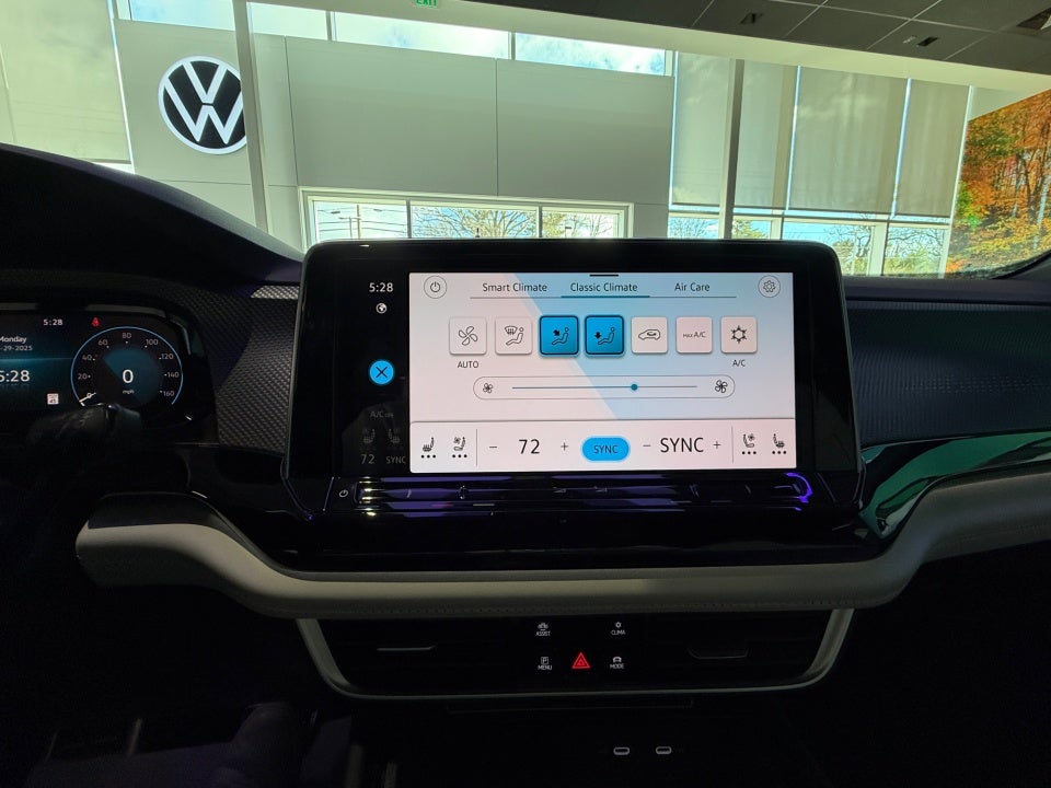 2026 Volkswagen Atlas Cross Sport SEL Premium R-Line