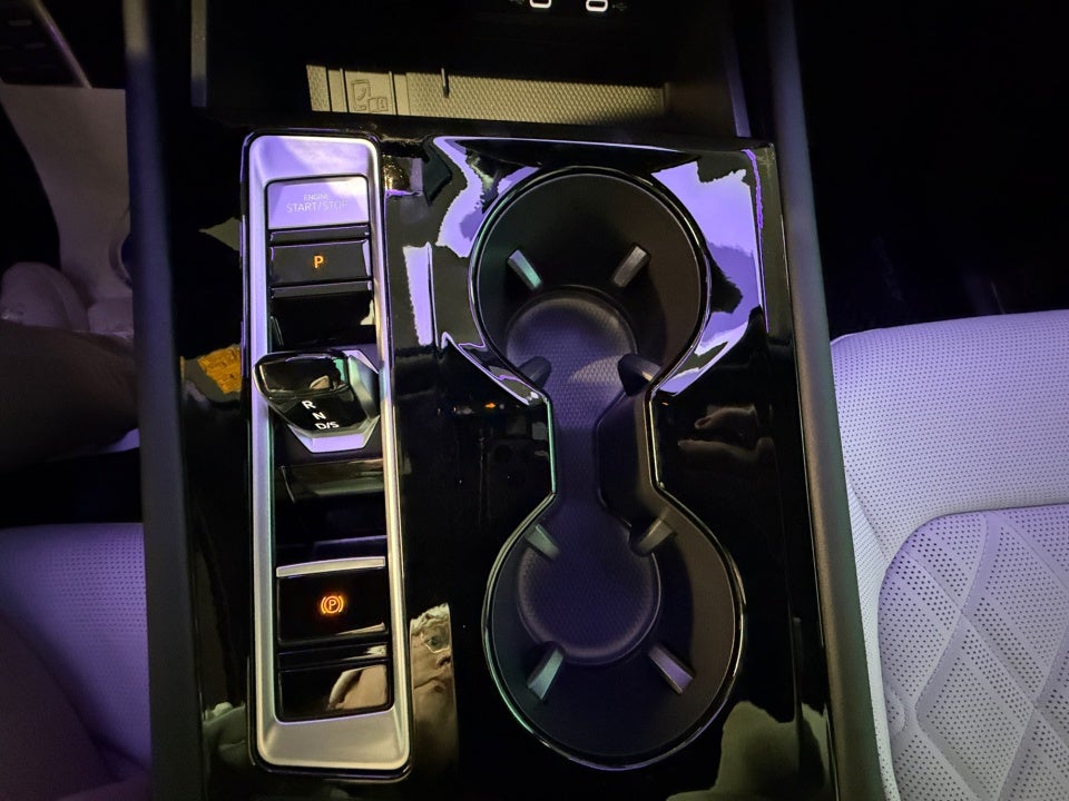 2026 Volkswagen Atlas Cross Sport SEL Premium R-Line