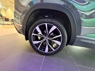 2026 Volkswagen Atlas Cross Sport SEL Premium R-Line