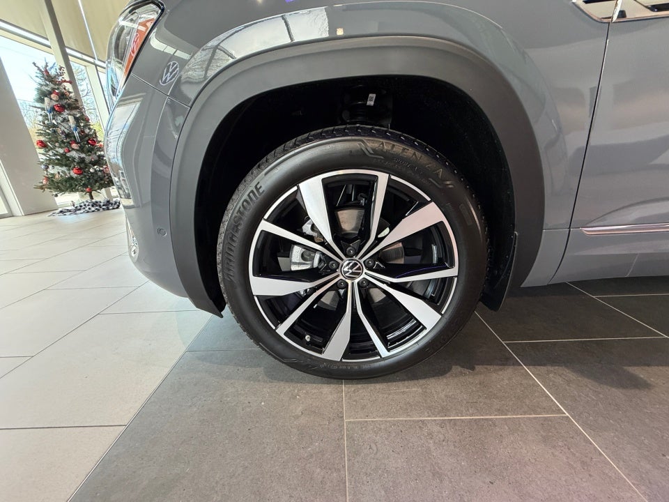 2026 Volkswagen Atlas Cross Sport SEL Premium R-Line