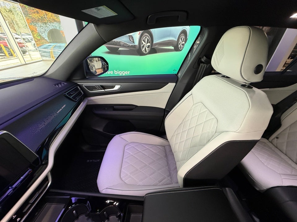 2026 Volkswagen Atlas Cross Sport SEL Premium R-Line