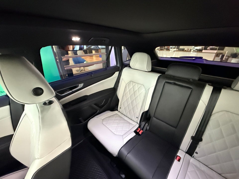 2026 Volkswagen Atlas Cross Sport SEL Premium R-Line