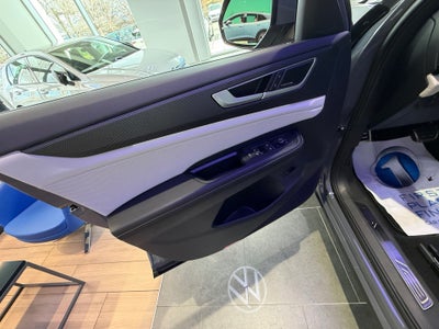 2026 Volkswagen Atlas Cross Sport SEL Premium R-Line