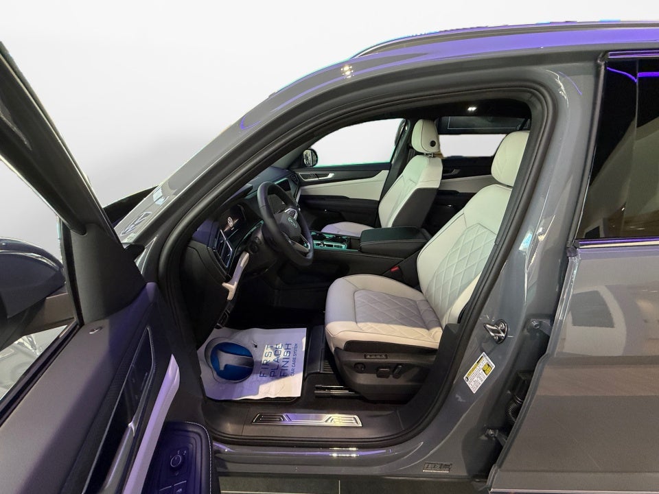 2026 Volkswagen Atlas Cross Sport SEL Premium R-Line