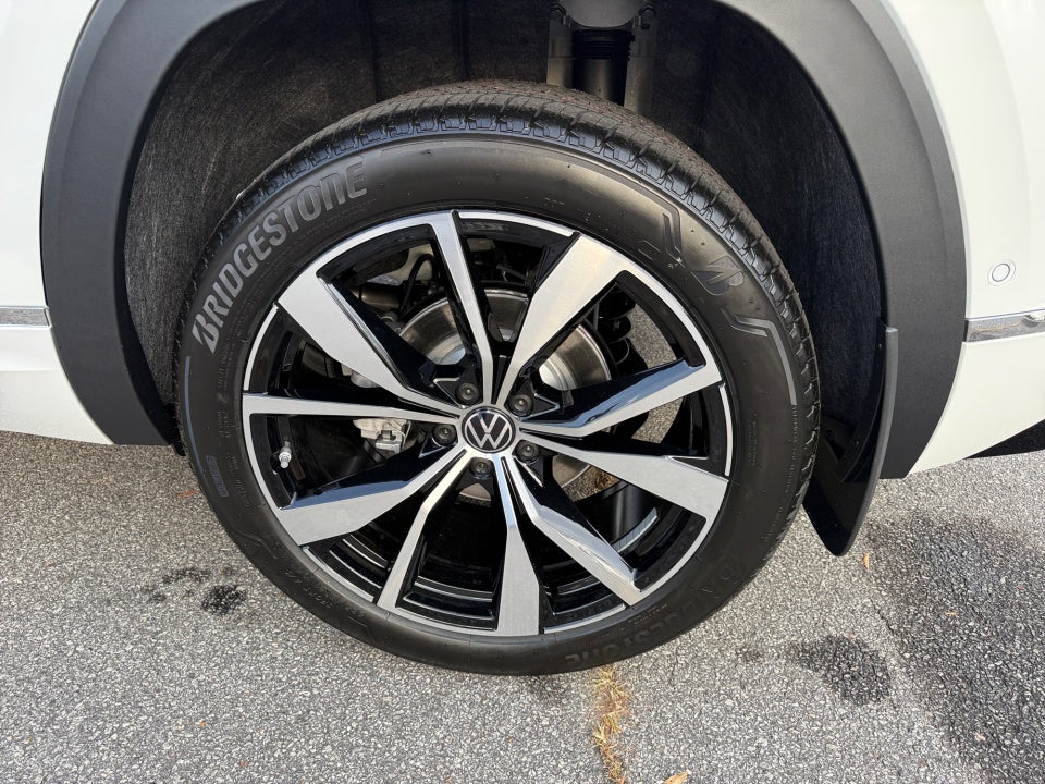 2026 Volkswagen Atlas Cross Sport SEL Premium R-Line