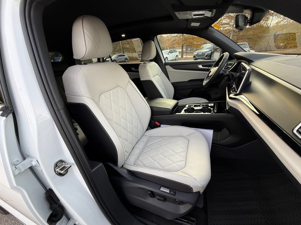 2026 Volkswagen Atlas Cross Sport SEL Premium R-Line