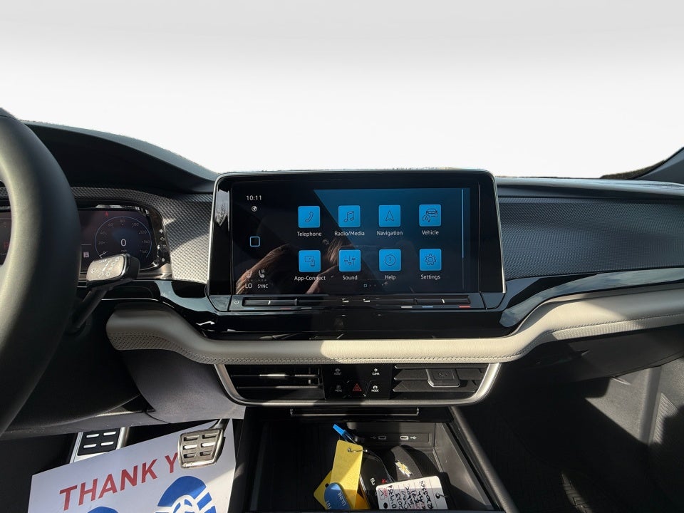 2026 Volkswagen Atlas Cross Sport SEL Premium R-Line