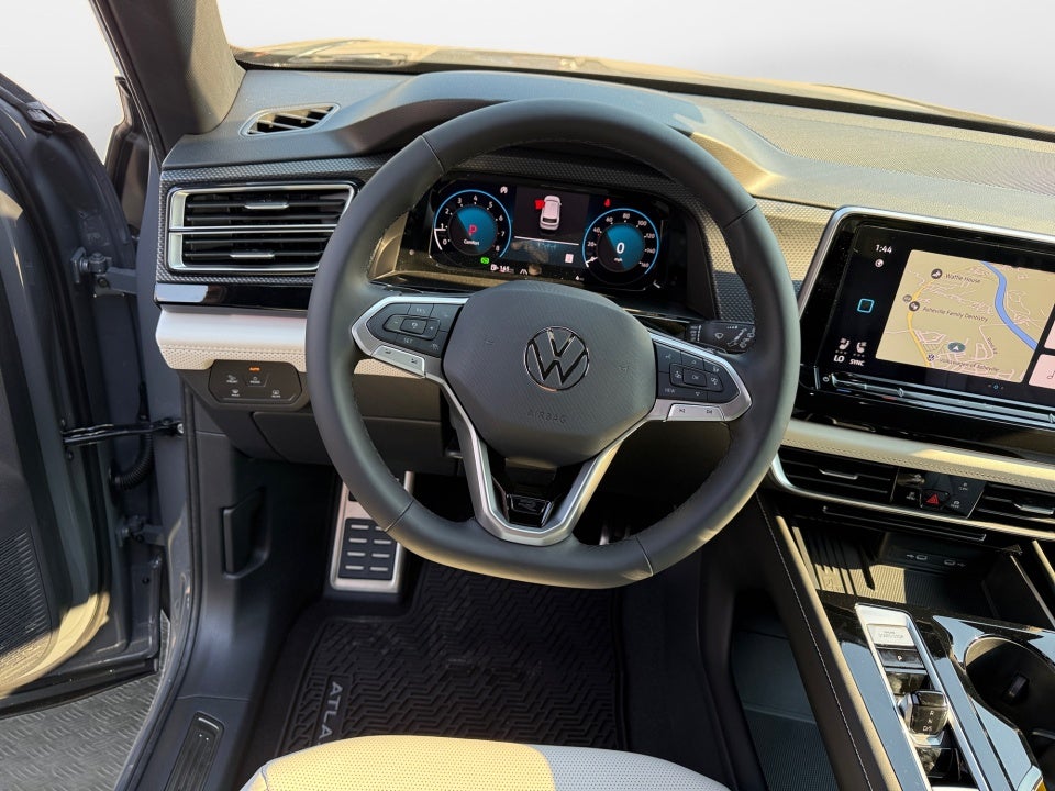 2026 Volkswagen Atlas Cross Sport SEL Premium R-Line