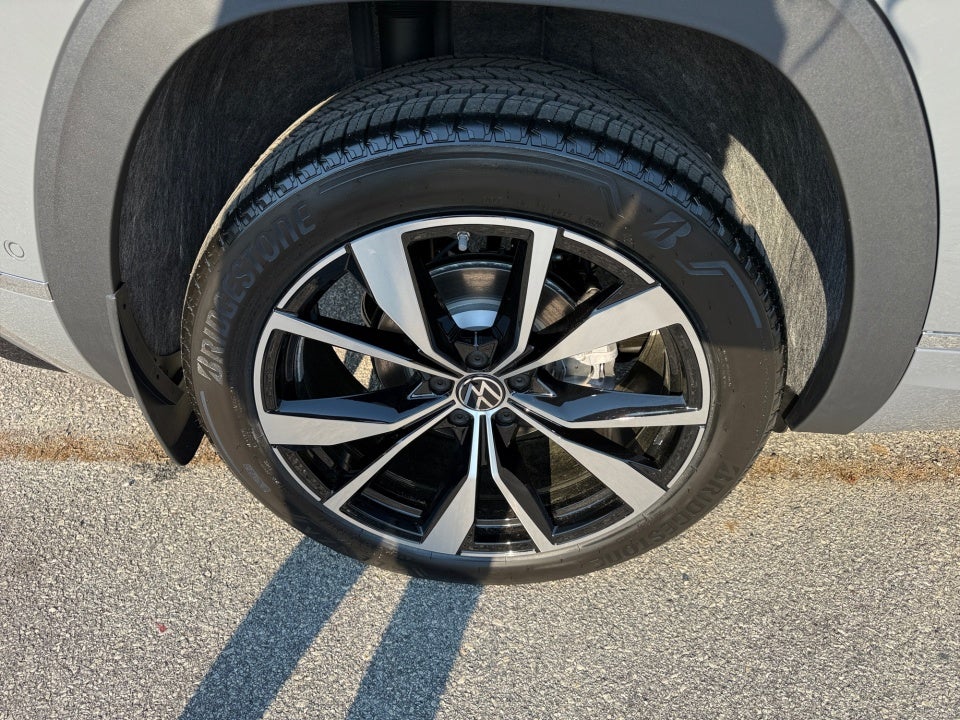 2026 Volkswagen Atlas Cross Sport SEL Premium R-Line
