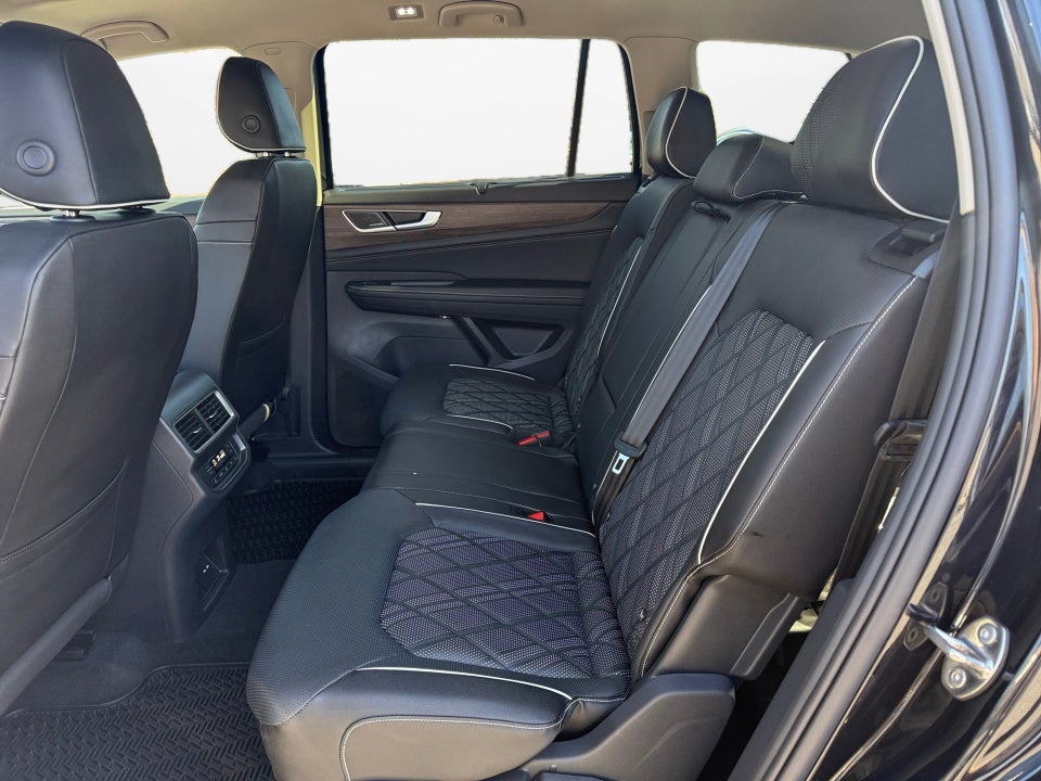 2026 Volkswagen Atlas SEL Premium R-Line