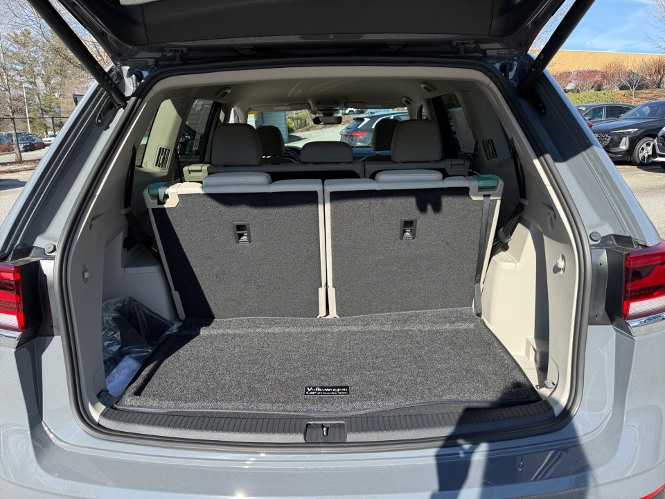 2026 Volkswagen Atlas SE with Technology