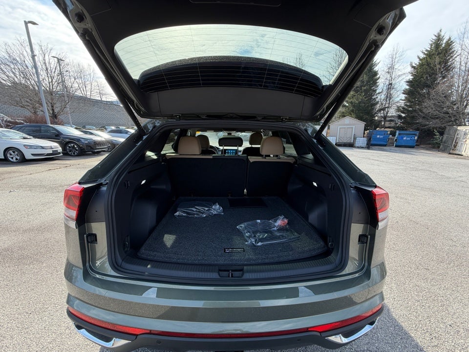 2026 Volkswagen Atlas Cross Sport SE with Technology