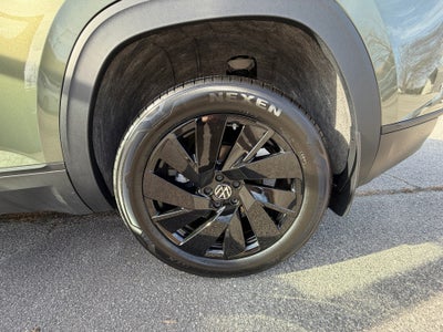 2026 Volkswagen Atlas Cross Sport SE with Technology